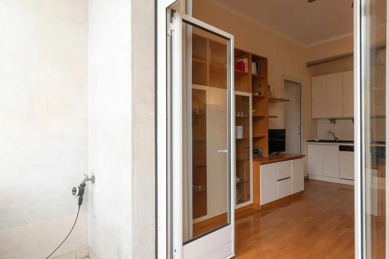 Comodo Appartamento Tra Brera E Porta Nuova Milano 0*,  Italia
