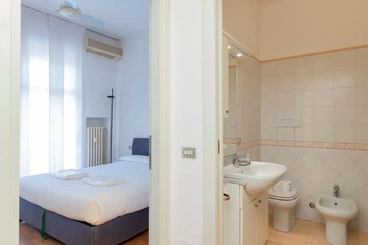 Comodo Appartamento Tra Brera E Porta Nuova Milano Italia