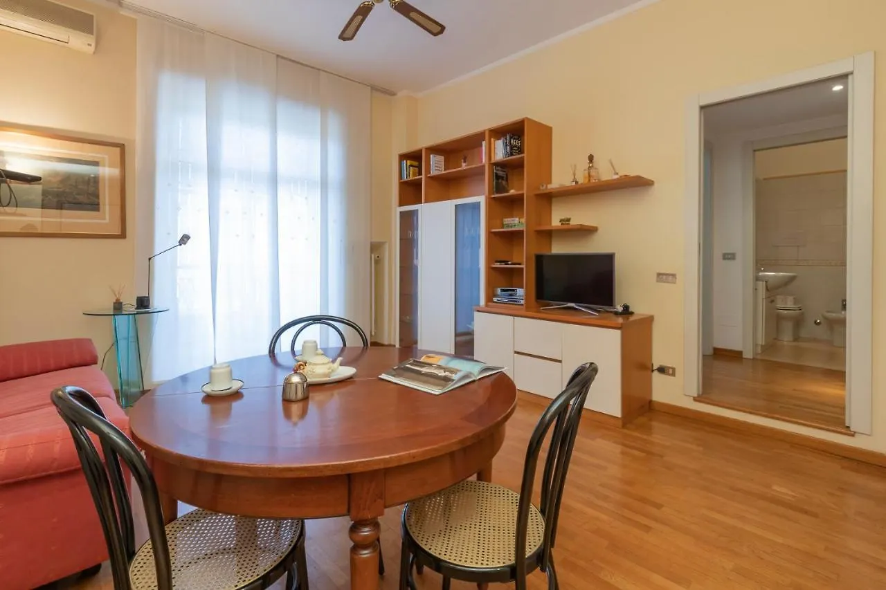 Comodo Appartamento Tra Brera E Porta Nuova Milano